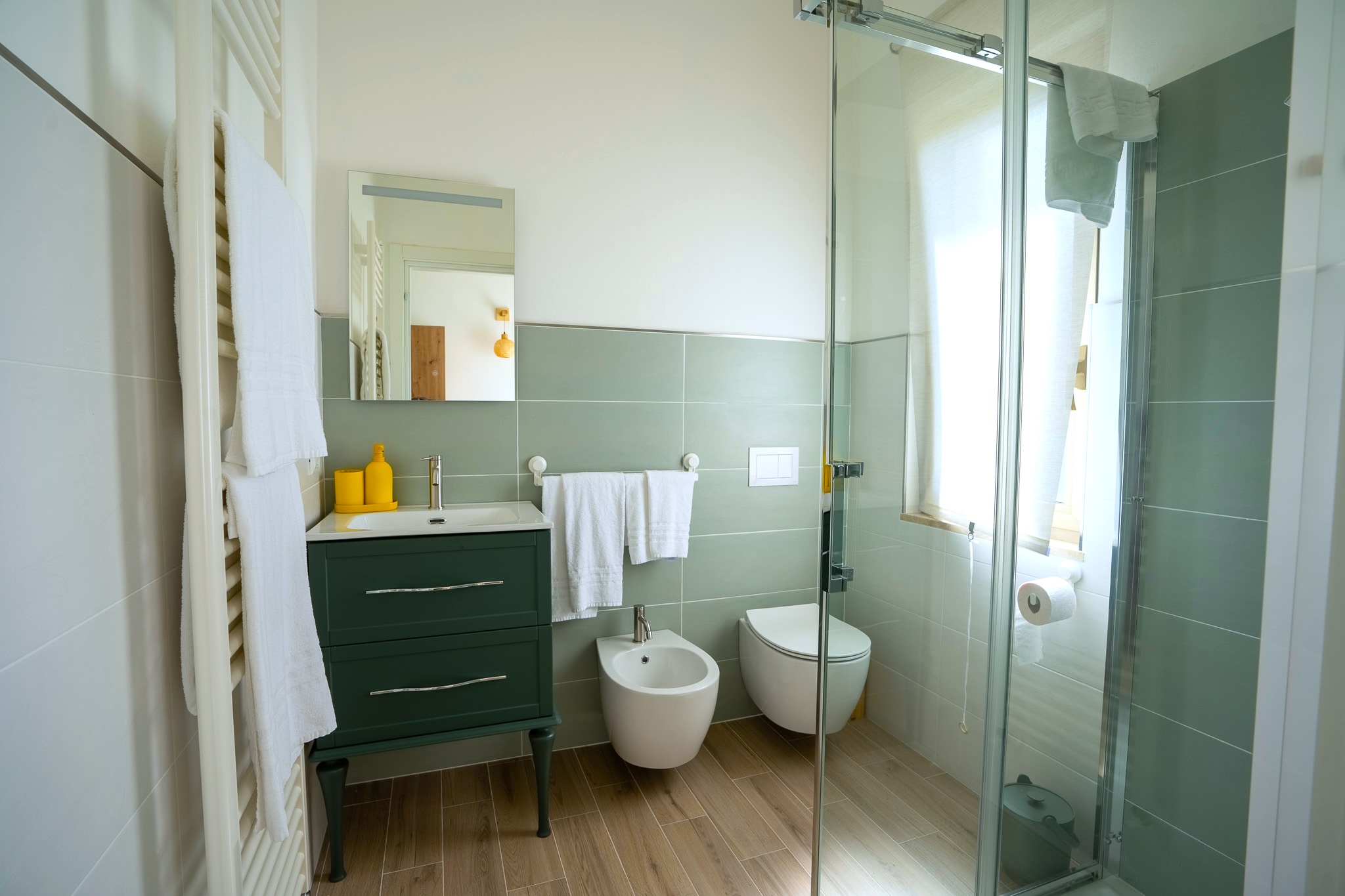 Bagno privato Camera Hawaii - B&B Adriatic Sunrise Alba Adriatica - doccia e finiture moderne